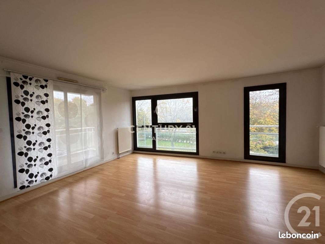 Apartamento de 2 dormitorios en Lille, France No. 226052