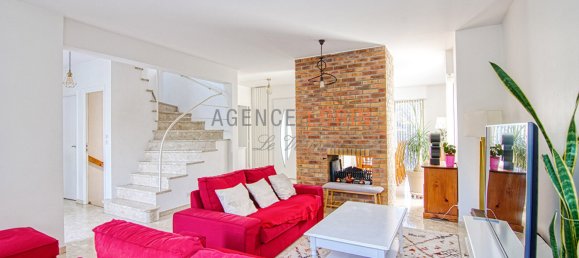 5 bedrooms House in Chatou, France No. 189081 3