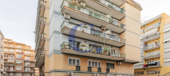 3 bedrooms Apartment in Rome, Italy No. 163510 2