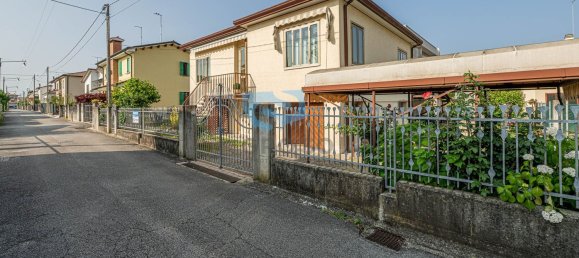 5 غرف نوم منزل في Treviso, Italy رقم 339216 21