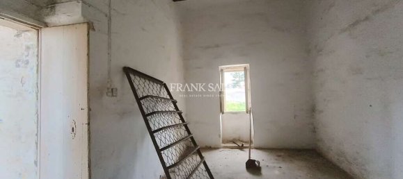 4 bedrooms Farm in San Gwann, Malta No. 2714 10