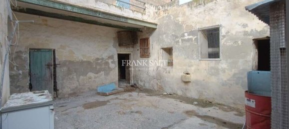 4 bedrooms Farm in San Gwann, Malta No. 2714 4