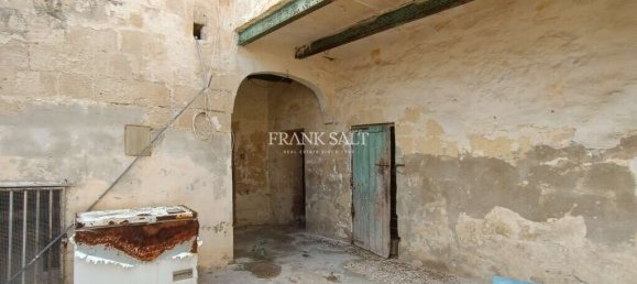 4 bedrooms Farm in San Gwann, Malta No. 2714 6
