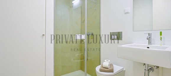 3 bedrooms Apartment in Lisbon, Portugal No. 11045 2