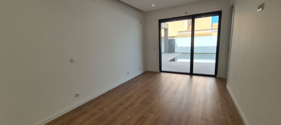 Casa de 5 dormitorios en Corroios, Portugal No. 103521 9