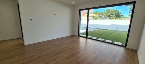 Casa de 5 dormitorios en Corroios, Portugal No. 103521 12