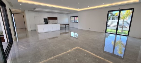 Casa de 5 dormitorios en Corroios, Portugal No. 103521 4