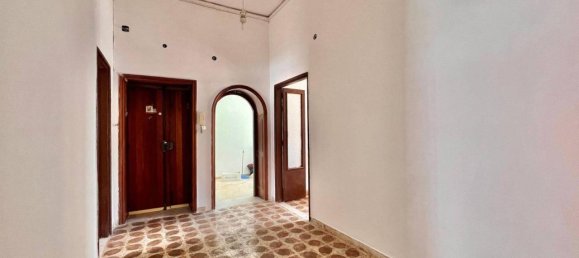 Apartamento de 4 habitaciónes en Pozzuoli, Italy No. 19334 6