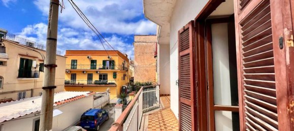 Apartamento de 4 habitaciónes en Pozzuoli, Italy No. 19334 7