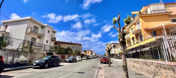 Apartamento de 4 habitaciónes en Pozzuoli, Italy No. 19334 2