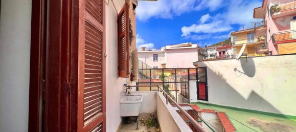 Apartamento de 4 habitaciónes en Pozzuoli, Italy No. 19334 24