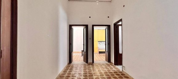 Apartamento de 4 habitaciónes en Pozzuoli, Italy No. 19334 8