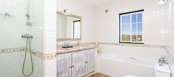 4 bedrooms Villa in Loule, Portugal No. 121882 24