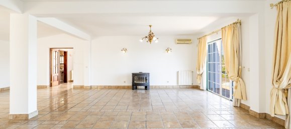 4 bedrooms Villa in Loule, Portugal No. 121882 9