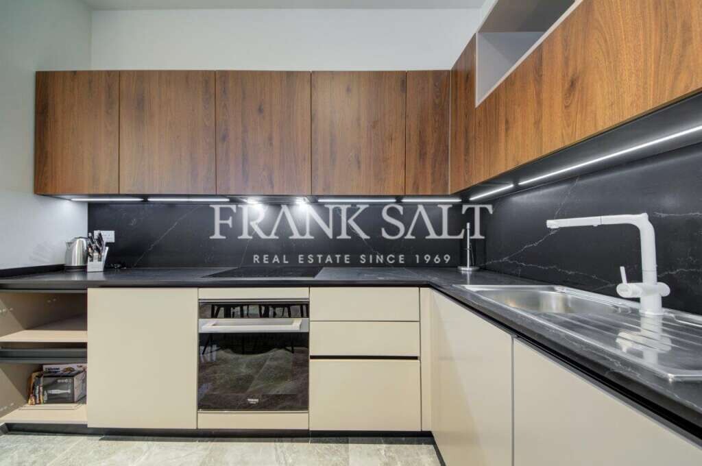 Квартира с 1 спальней в Сент-Джулианс, Мальта № 7658