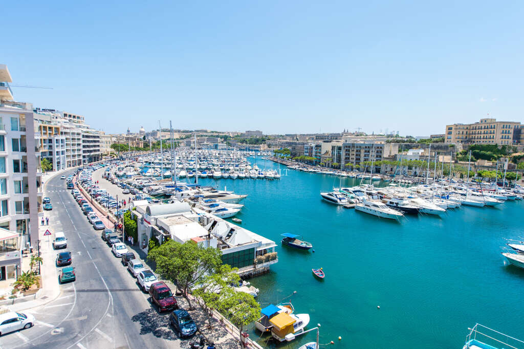 3 bedrooms Apartment in Ta' Xbiex, Malta No. 9765