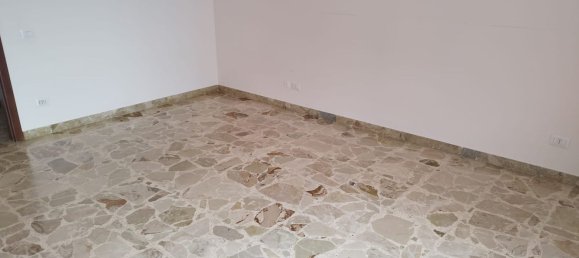 Квартира с 4 комнатами в Мессина, Италия № 207135 12