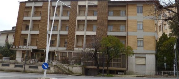 5000m² Building in Chianciano Terme, Italy No. 50522 3