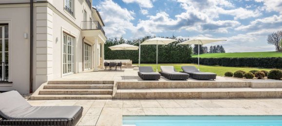 5 bedrooms Villa in Munich, Germany No. 230596 2