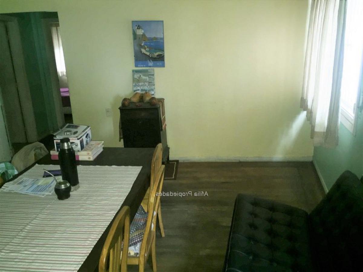 3 bedrooms House in Montevideo, Uruguay No. 9922