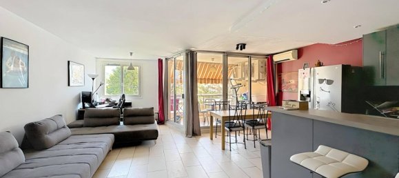 Квартира с 2 спальнями в Марсель, Франция № 313966 3