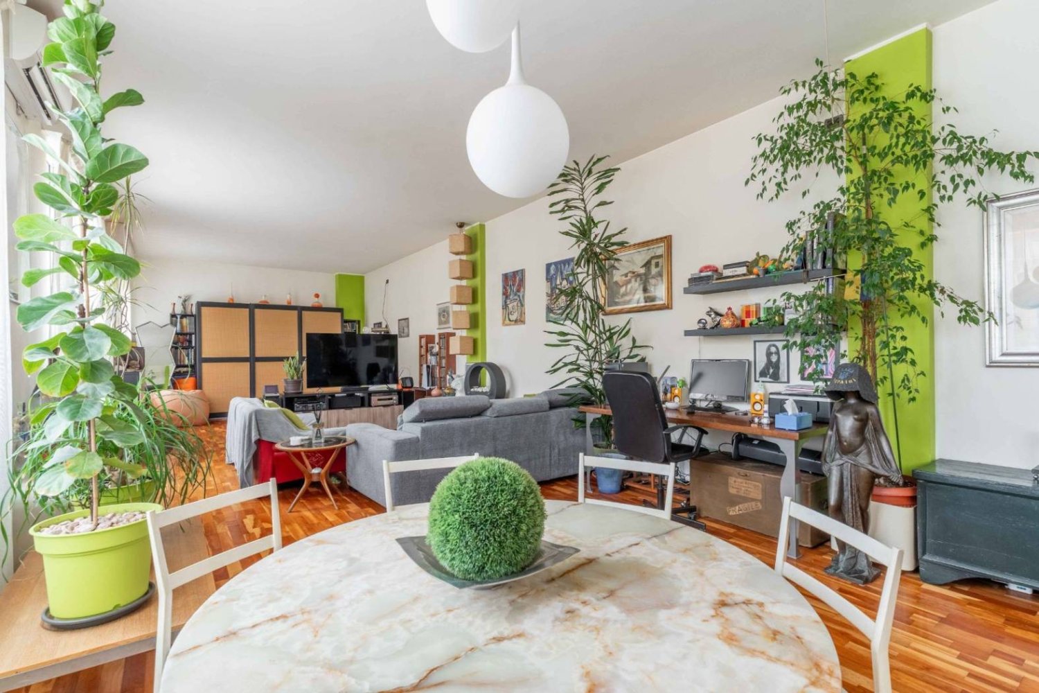 Квартира с 2 спальнями в Милан, Италия № 295236