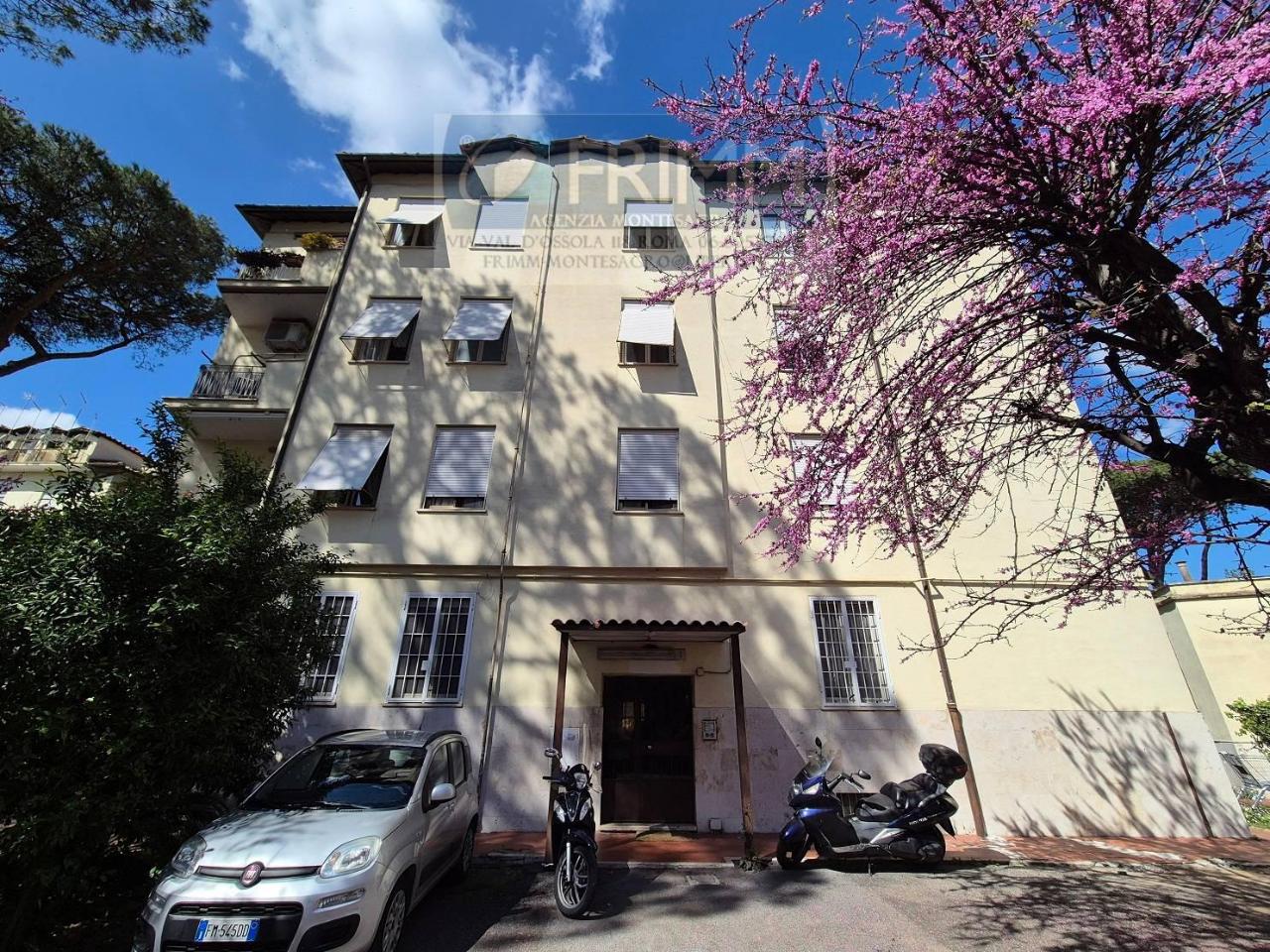 2 rooms Apartment in Rome, Italy No. 41627