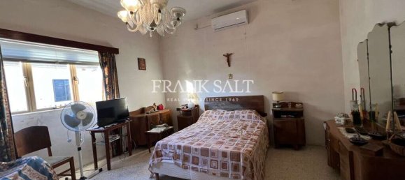 Villa de 4 dormitorios en Attard, Malta No. 2678 12