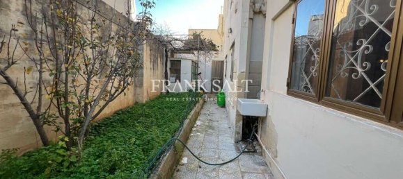 Villa de 4 dormitorios en Attard, Malta No. 2678 3