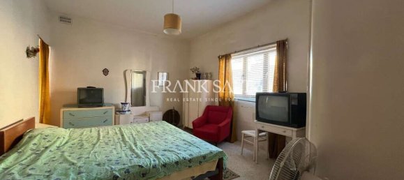 Villa de 4 dormitorios en Attard, Malta No. 2678 13