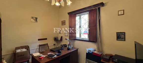 Villa de 4 dormitorios en Attard, Malta No. 2678 14