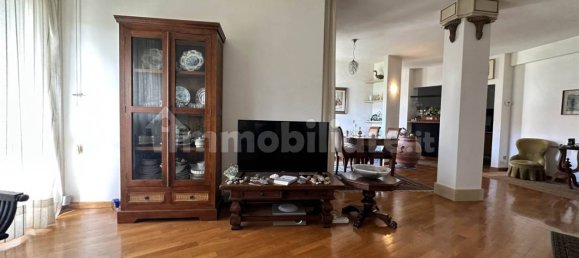 3 bedrooms Apartment in Livorno, Italy No. 354602 6