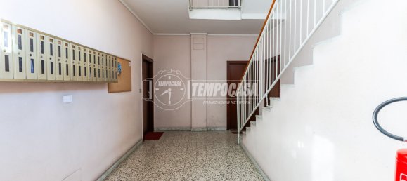 2-salle Appartement à Cormano, Italy No. 258160 16
