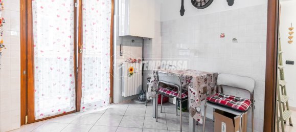 2-salle Appartement à Cormano, Italy No. 258160 29