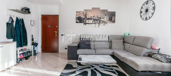 2-salle Appartement à Cormano, Italy No. 258160 20