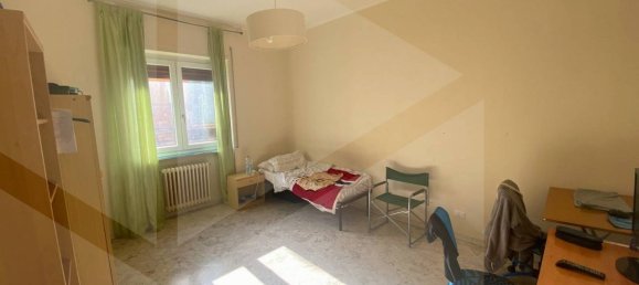 3غرفة شقة في Bari, Italy رقم 23738 7