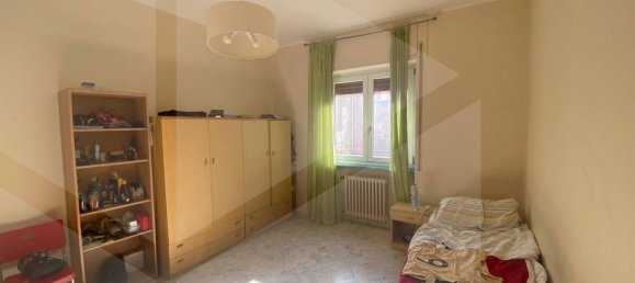 3غرفة شقة في Bari, Italy رقم 23738 8