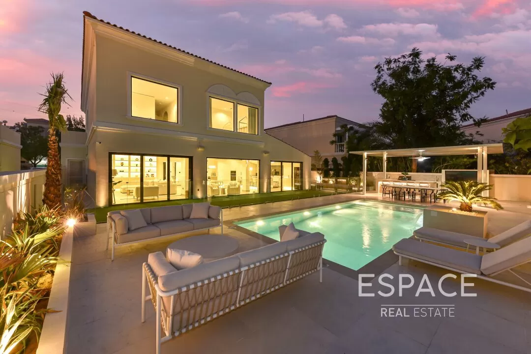 4 bedrooms Villa for sale in Jumeirah Village Triangle, Dubai, UAE № 105829