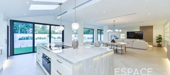 4 bedrooms Villa for sale in Jumeirah Village Triangle, Dubai, UAE № 105829 6