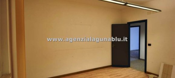 Escritório de 6 divisões em Marsala, Italy N.º 157454 9