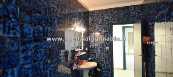 Escritório de 6 divisões em Marsala, Italy N.º 157454 20