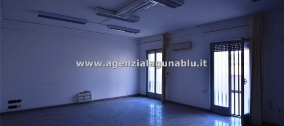 Escritório de 6 divisões em Marsala, Italy N.º 157454 27