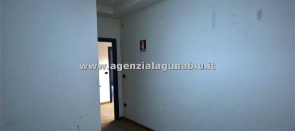 Escritório de 6 divisões em Marsala, Italy N.º 157454 14