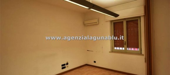 Escritório de 6 divisões em Marsala, Italy N.º 157454 7