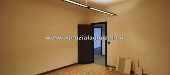 Escritório de 6 divisões em Marsala, Italy N.º 157454 8