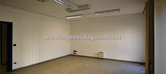 Escritório de 6 divisões em Marsala, Italy N.º 157454 34