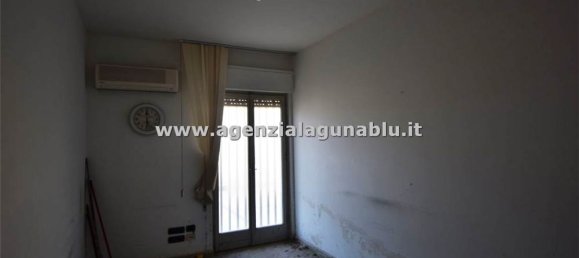 Escritório de 6 divisões em Marsala, Italy N.º 157454 18