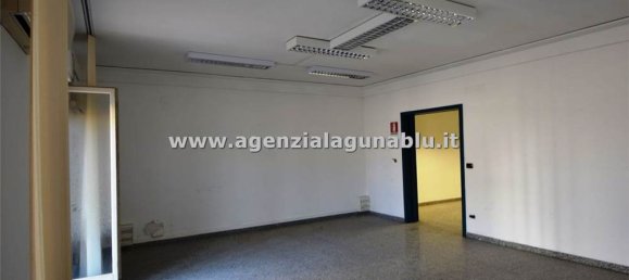 Escritório de 6 divisões em Marsala, Italy N.º 157454 32