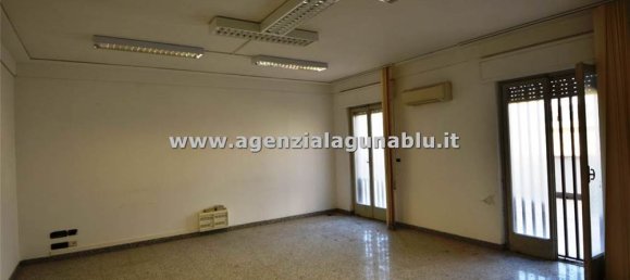 Escritório de 6 divisões em Marsala, Italy N.º 157454 36