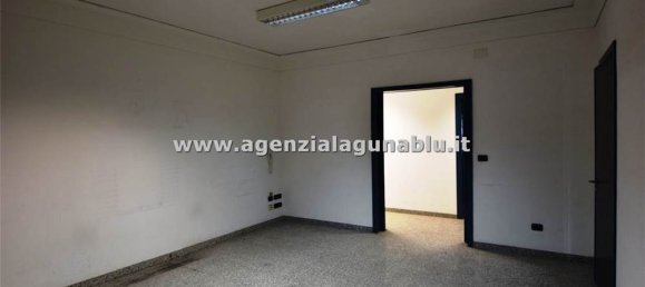 Escritório de 6 divisões em Marsala, Italy N.º 157454 40